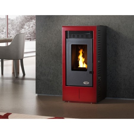 Stufa A Pellet Karmek One Modello Vigo S Da 10.51 Kw In Acciaio Ad Aria Ventilata Colore Rosso